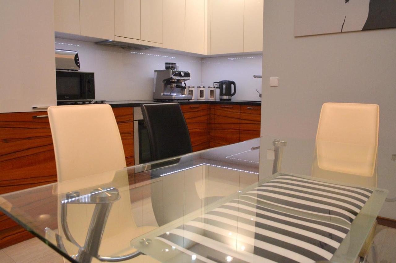 Azyl Apartments Варшава Екстер'єр фото